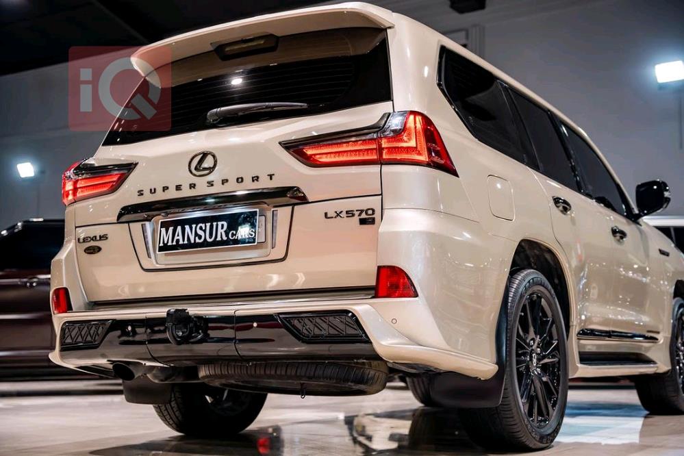 Lexus LX